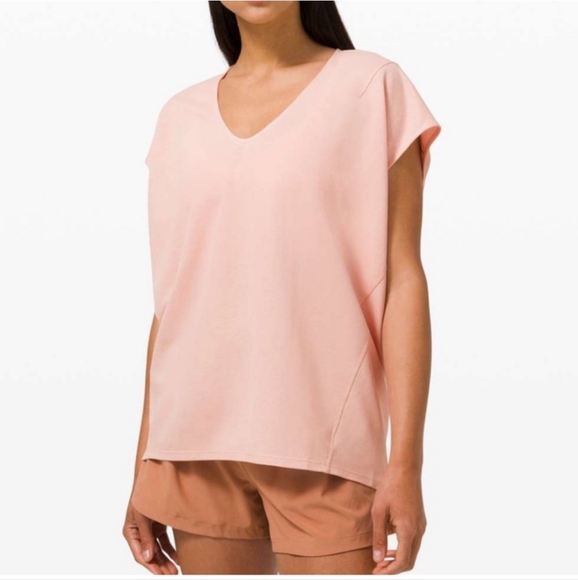 lululemon athletica Tops - Lululemon Capped Short Sleeve Tee Size 8